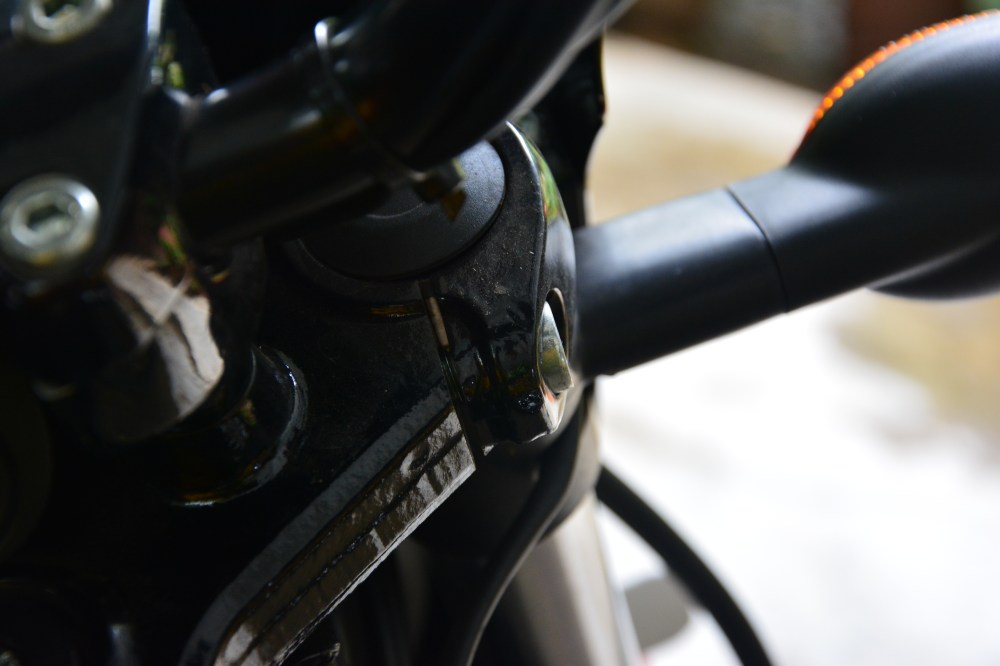 Gaps in front housing assembly - Right