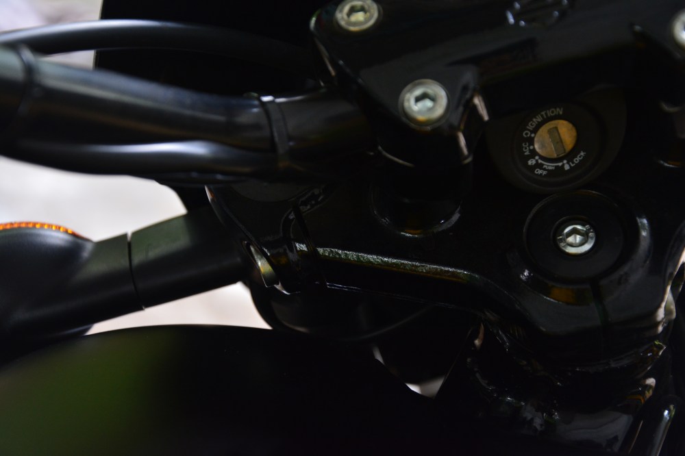 Gaps in front housing assembly - Left